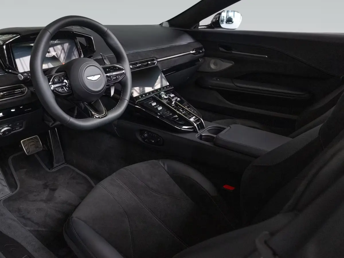 Aston Martin Vantage V8 Spider 2026, front view — Marbella Luxury Car Rental, Marbella. The 2026 Aston Martin Vantage V8 Spider puts 665 hp through a chassis built for exactly…