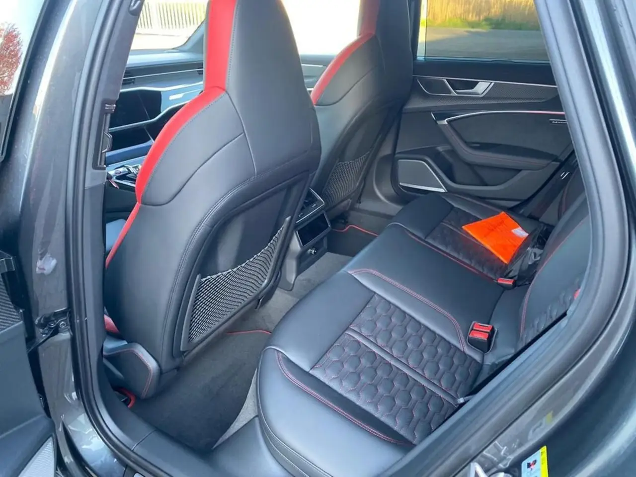 Audi RS6 2022, exterior — Marbella Luxury Car Rental, Marbella. The Audi RS6 pairs 591 hp with five real seats and a boot that swallows luggage without…