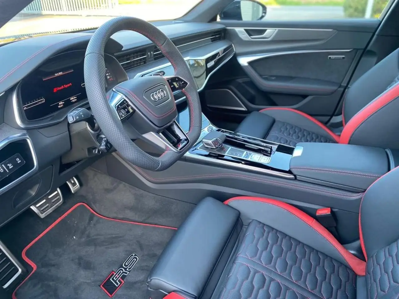 Audi RS6 2022, front view — Marbella Luxury Car Rental, Marbella. The Audi RS6 pairs 591 hp with five real seats and a boot that swallows luggage without…