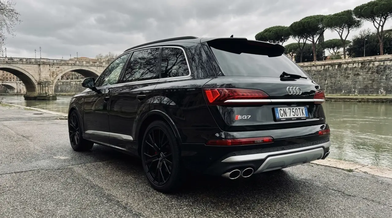 Audi SQ7 7seater 2023, exterior — Marbella Luxury Car Rental, Marbella. The Audi SQ7 pairs the practicality of seven seats with a 530 hp V8 that pulls hard from…