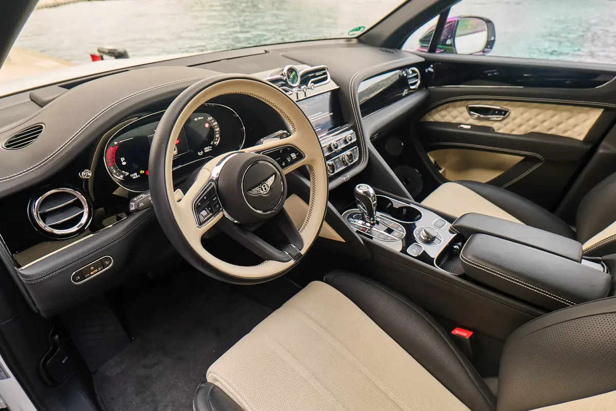 Bentley Bentayga V8-S 2024, rear view — Marbella Luxury Car Rental, Marbella. The Bentley Bentayga V8-S carries its 550 hp with a weight and quiet that most SUVs never…