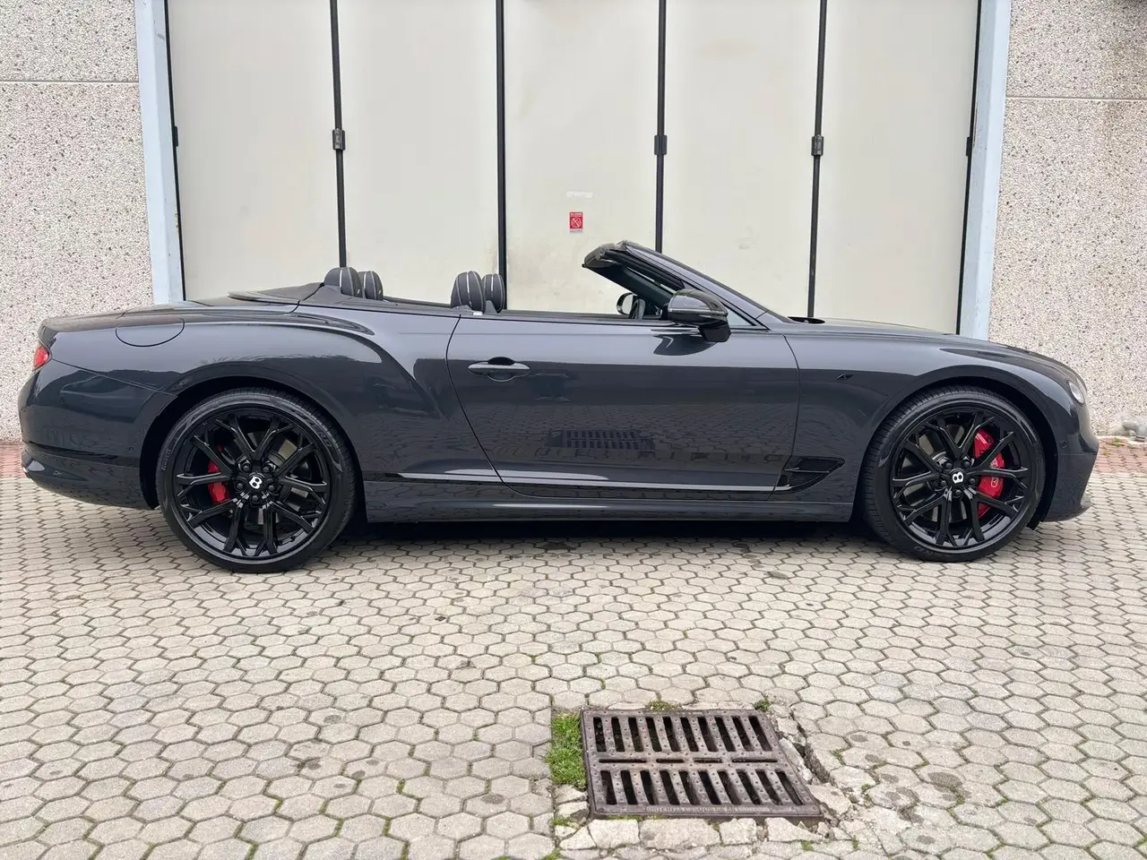 Bentley Continental GTC S V8 2025, exterior — Marbella Luxury Car Rental, Marbella. The Bentley Continental GTC S V8 is a grand tourer built for distance rather than a…