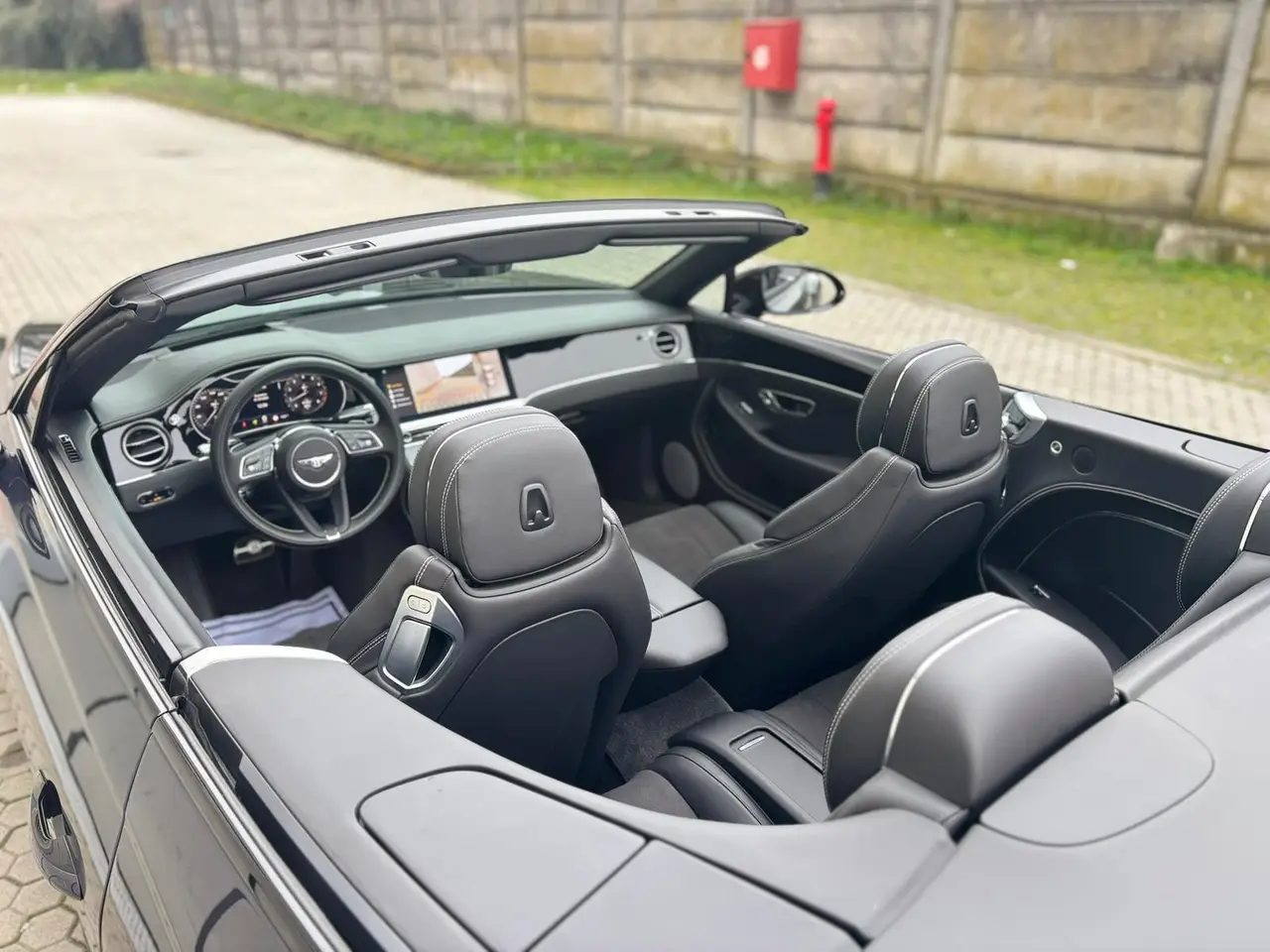 Bentley Continental GTC S V8 2025, side profile — Marbella Luxury Car Rental, Marbella. The Bentley Continental GTC S V8 is a grand tourer built for distance rather than a…