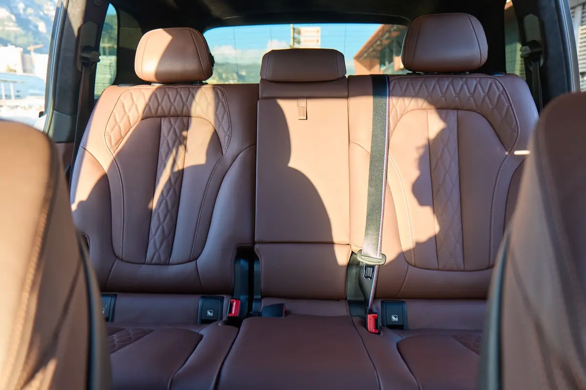 BMW X7 40d M 2024, dashboard — Marbella Luxury Car Rental, Marbella. The 2024 BMW X7 40d M carries seven seats and 352 hp in a body long enough to matter on…