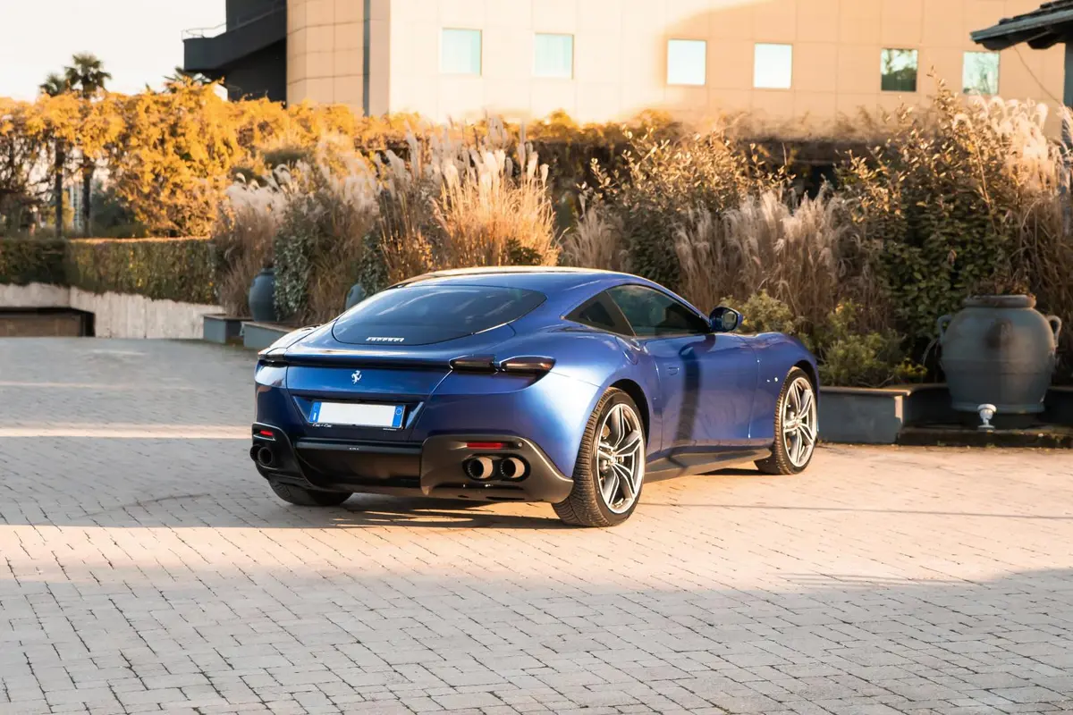 Ferrari Roma 2025, front view — Marbella Luxury Car Rental, Marbella. The 2025 Ferrari Roma pairs a 620 hp V8 with a cabin built for four, a combination that…