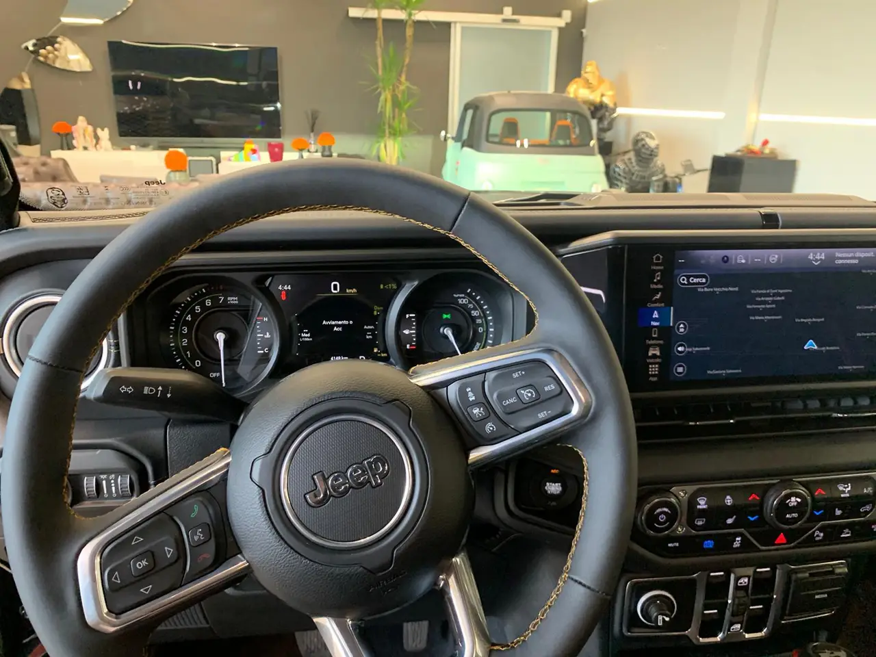 Jeep Wrangler 2025, front view — Marbella Luxury Car Rental, Marbella. The 2025 Jeep Wrangler brings a different kind of presence to the fleet: upright, boxy,…
