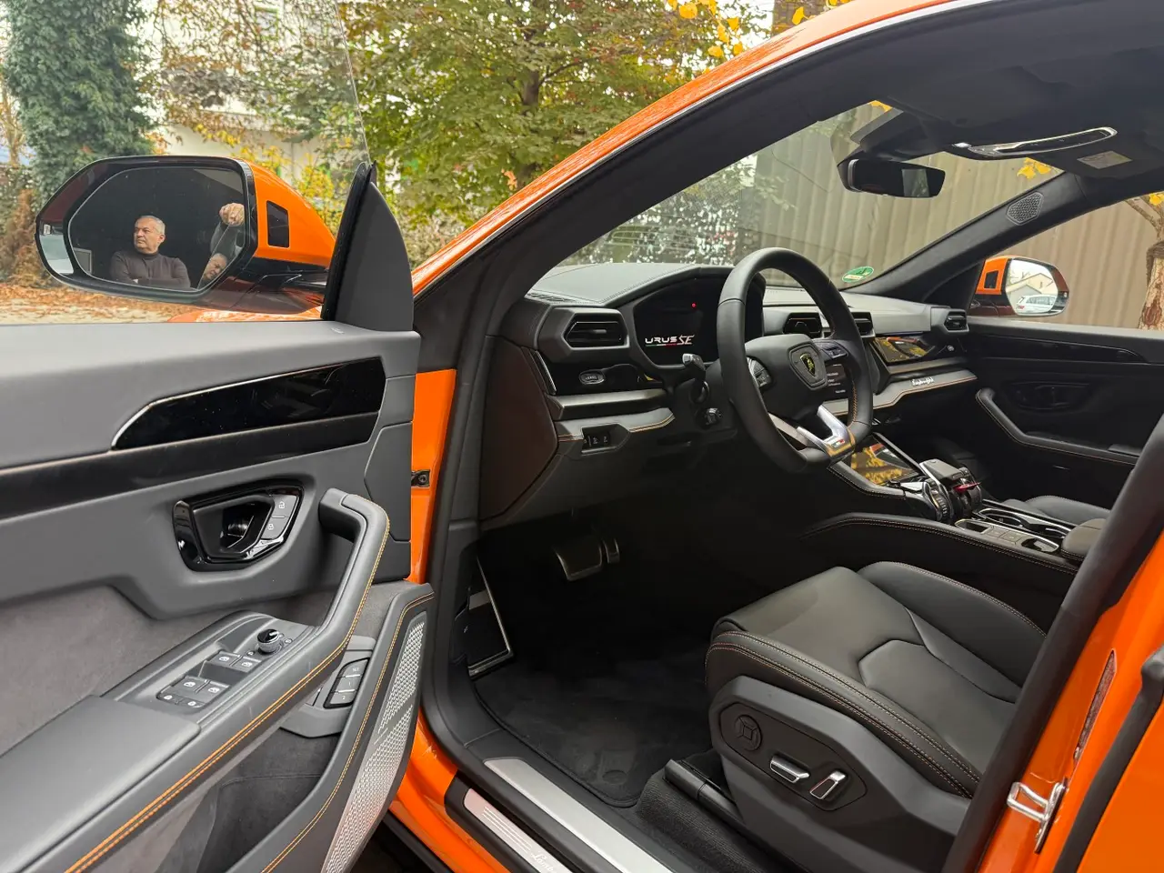 Lamborghini URUS SE 2025, interior — Marbella Luxury Car Rental, Marbella. The Lamborghini URUS SE brings 800 hp and a five-seat cabin together in a way few cars…