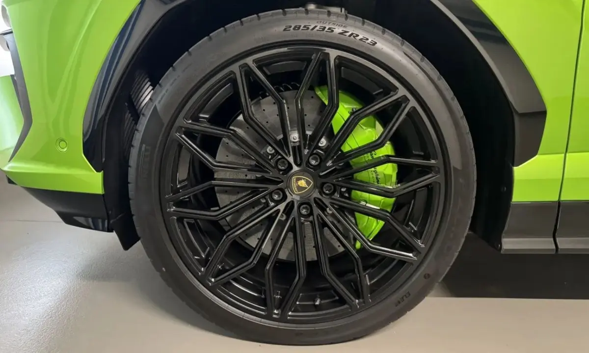 Lamborghini Urus SE 2026, exterior — Marbella Luxury Car Rental, Marbella. The Lamborghini Urus SE brings 800 hp and five real seats to a shape that still reads as…