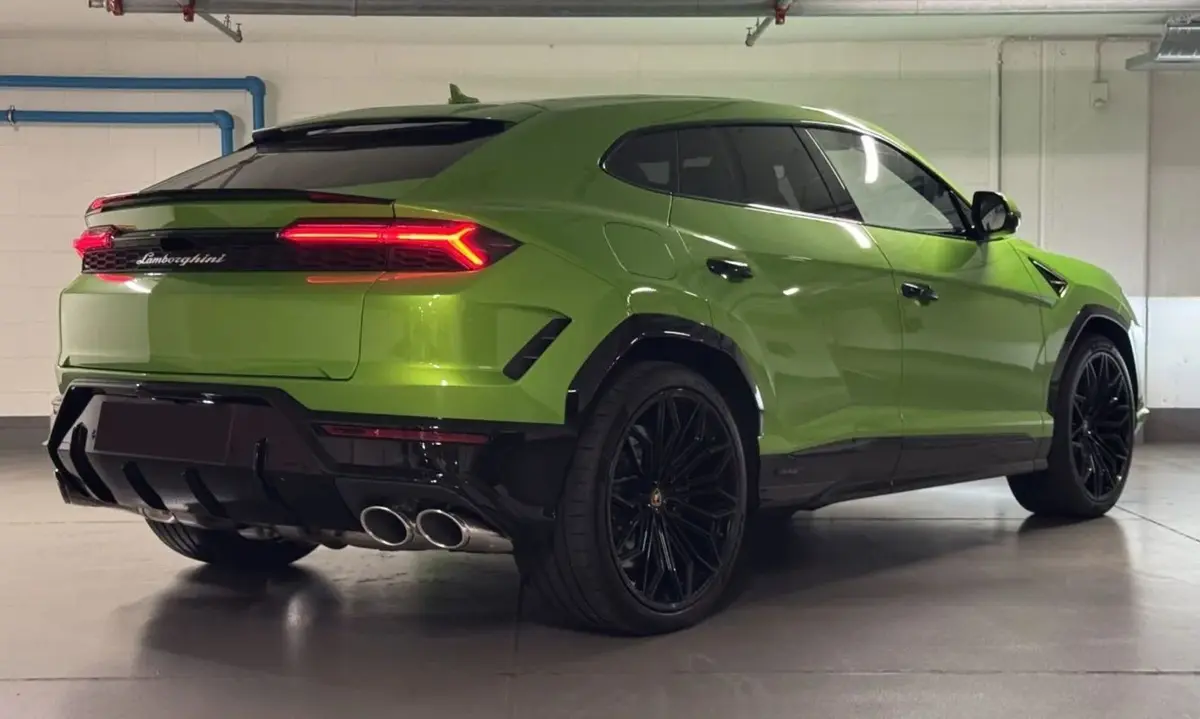 Lamborghini Urus SE 2026, front view — Marbella Luxury Car Rental, Marbella. The Lamborghini Urus SE brings 800 hp and five real seats to a shape that still reads as…