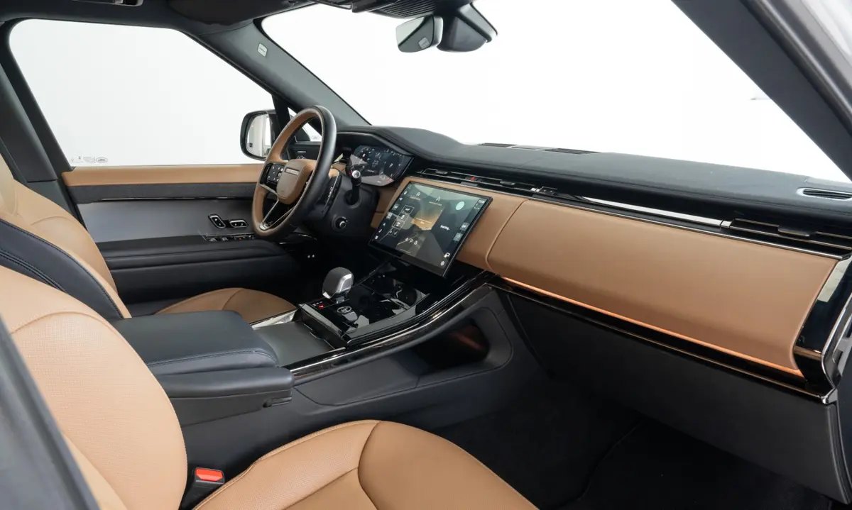 Land Rover Range Rover Sport 2025, exterior — Marbella Luxury Car Rental, Marbella. The 2025 Range Rover Sport carries 400 hp with the kind of composure that makes it feel…