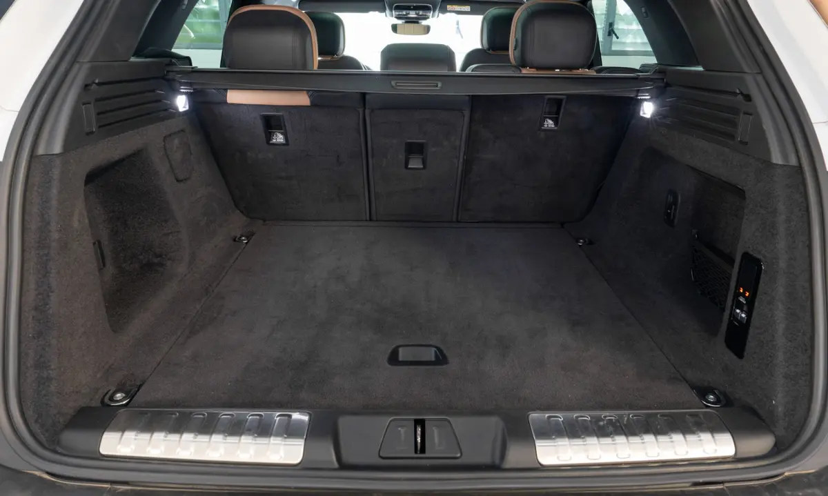 Land Rover Range Rover Sport 2025, interior — Marbella Luxury Car Rental, Marbella. The 2025 Range Rover Sport carries 400 hp with the kind of composure that makes it feel…