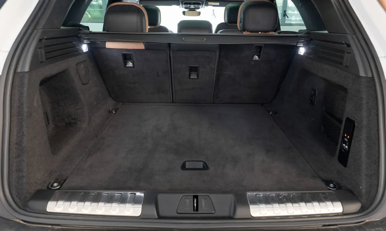 Land Rover Range Rover Sport 2025, interior — Marbella Luxury Car Rental, Marbella. The 2025 Range Rover Sport carries 400 hp with the kind of composure that makes it feel…