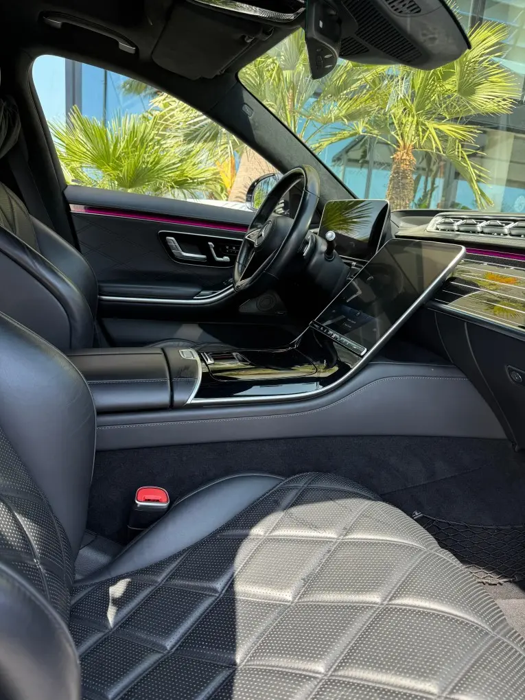 Maybach S580 2023, front view — Marbella Luxury Car Rental, Marbella. The 2023 Maybach S580 is built for arrival rather than pursuit. With 503 hp behind a…