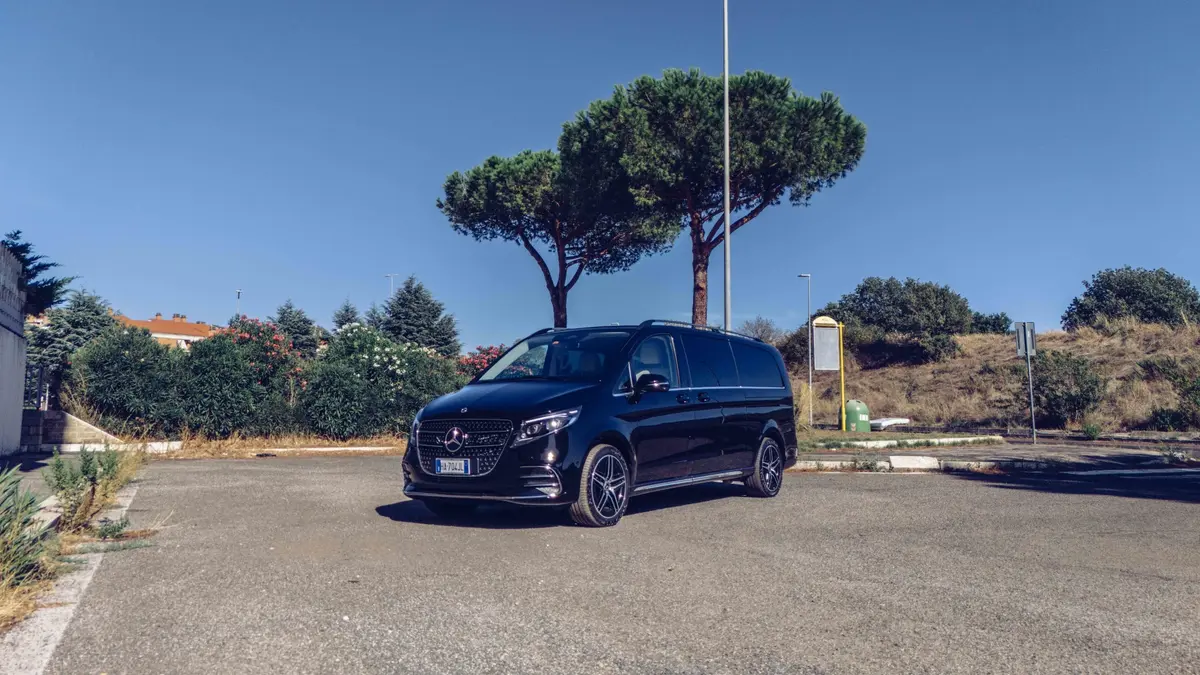 Mercedes Benz V300 4x4 XL VIP (Captain, 7 seat) 2025 — Marbella Luxury Car Rental, Marbella. The Mercedes Benz V300 4x4 XL VIP is built for groups who need space without splitting…