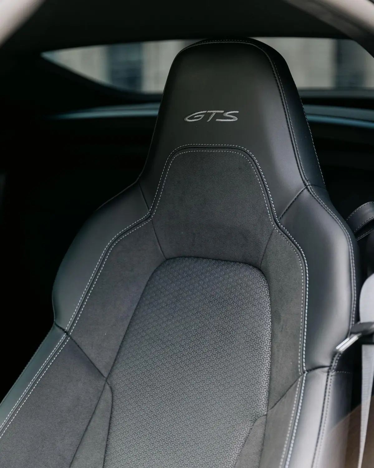 Porsche Carrera Spyder 992,2 GTS 2025, interior — Marbella Luxury Car Rental, Marbella. The 2025 Porsche Carrera Spyder 992.2 GTS pairs 541 hp with a four-seat cabin, an unusual…