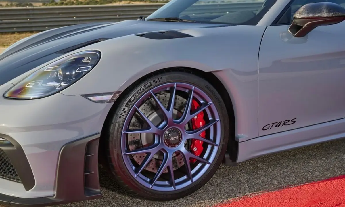 Porsche GT4 RS 2024, front view — Marbella Luxury Car Rental, Marbella. The Porsche GT4 RS is not a car for idle cruising — it's built around its engine, a…