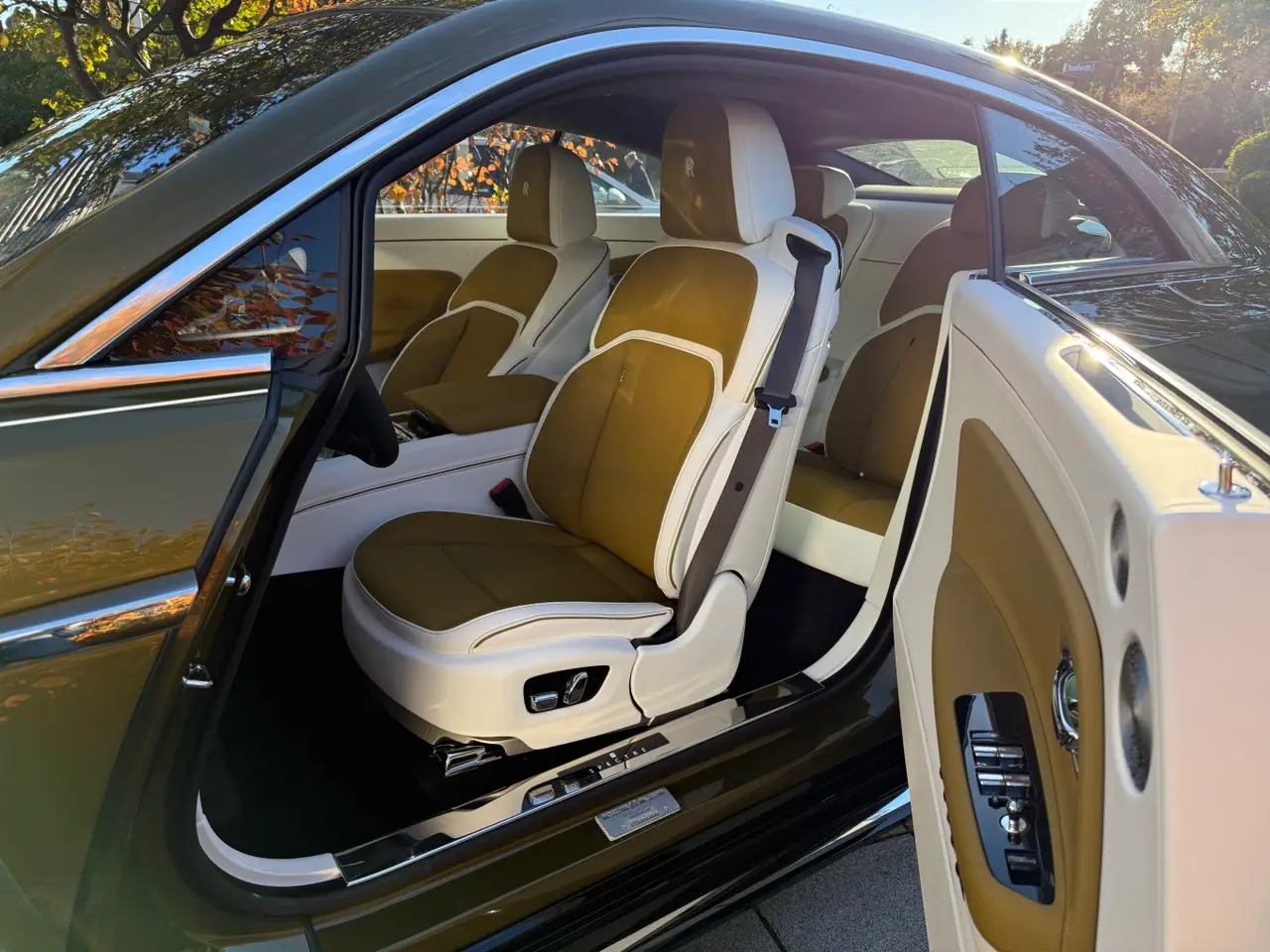 Rolls-Royce Spectre 2024, rear view — Marbella Luxury Car Rental, Marbella. The Rolls-Royce Spectre is Rolls-Royce's electric grand tourer, and the 584 hp beneath…
