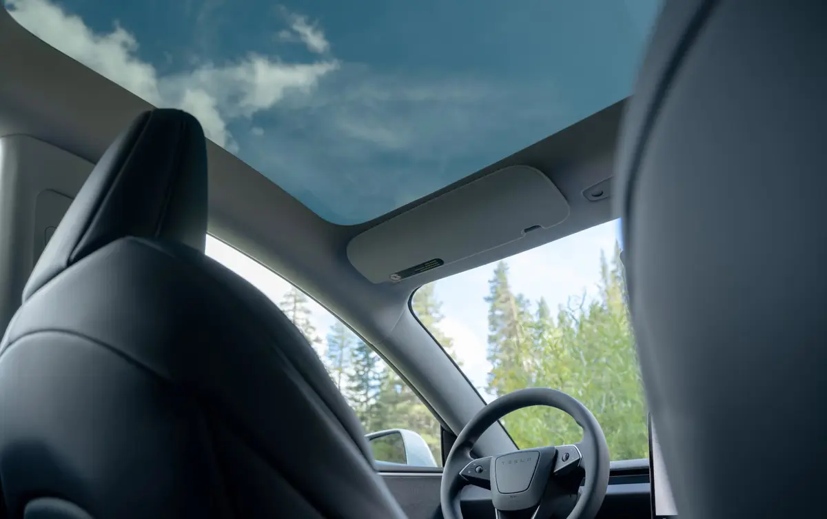 Tesla Model 3 Performance 2026, interior — Marbella Luxury Car Rental, Marbella. The 2026 Tesla Model 3 Performance brings 510 hp to a saloon shape that most people…