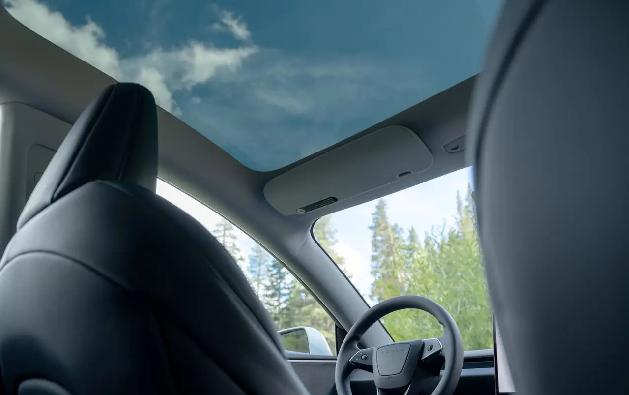 Tesla Model 3 Performance 2026, interior — Marbella Luxury Car Rental, Marbella. The 2026 Tesla Model 3 Performance brings 510 hp to a saloon shape that most people…