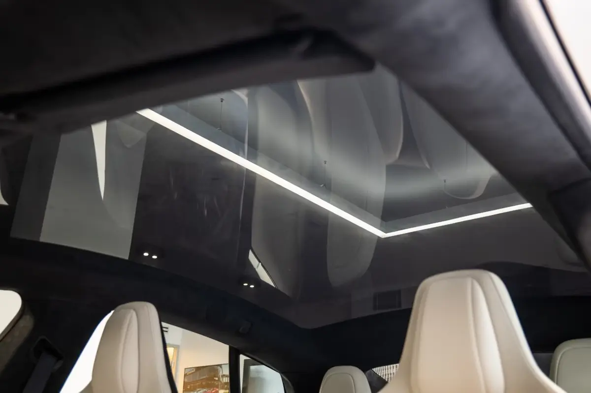 Tesla Model S Plaid 2025, exterior — Marbella Luxury Car Rental, Marbella. The Tesla Model S Plaid trades engine notes for outright force: 1020 hp delivered through…